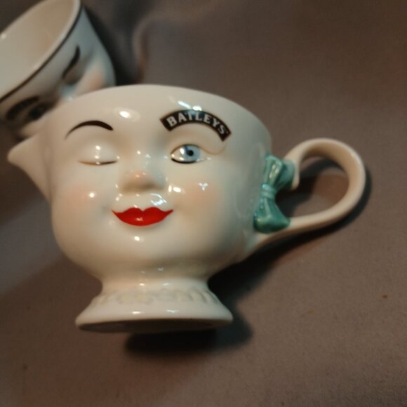 Vintage Baileys Irish Cream Winking Face Yum Coffee Cup Mug Set of 2 His & Hers - Picture 3 of 11
